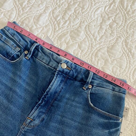 Good American Blue Boot Cut Jeans - Picture 8 of 10